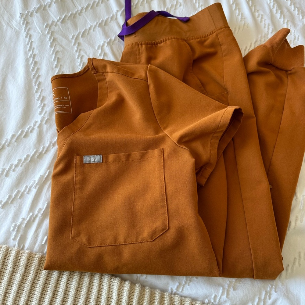 Figs scrub set